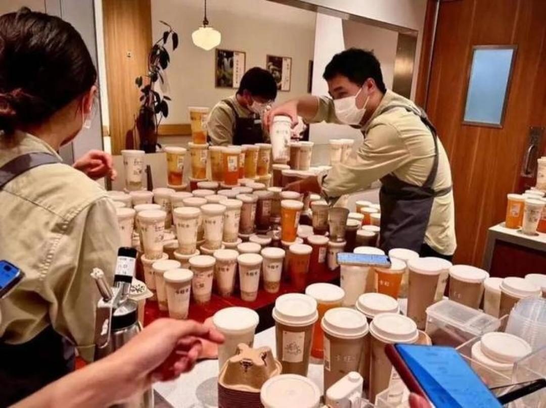 广德卡旺卡奶茶客流暴增限购12杯打击倒卖保食安