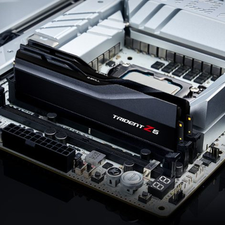 DDR5内存飙涨 2–3 倍，DIY PC 市场急冻：主板销量暴跌逾 50%
