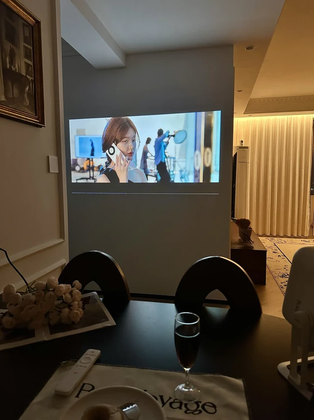 介绍一下，这是我的追剧搭子……