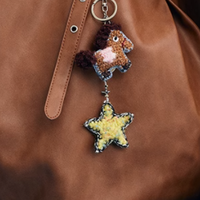 萌化了！小黄香蕉手钩钥匙扣，把快乐挂在身边✨