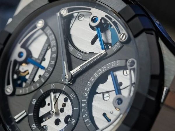 艾美（Maurice Lacroix）Aikonic系列全新三重逆跳腕表