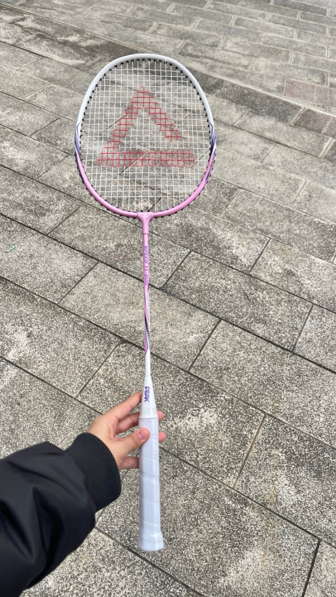 匹克羽毛球具