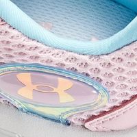 安德玛透气撞色儿童跑鞋评测