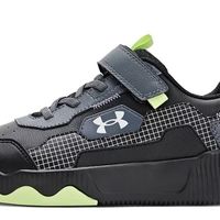 安德玛儿童板鞋：轻便透气设计