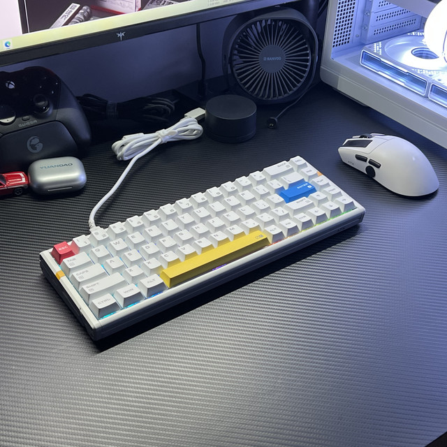 T0级别磁轴键盘，外观甚至还有航母联名！ATK RS6 Ultra白影战士