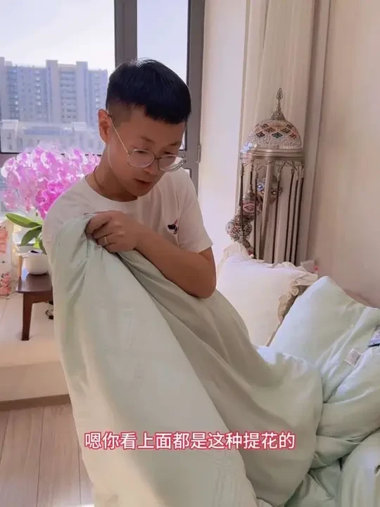 49元钱柔软保暖大豆被，盖上暖和又舒服。@泽先生和皓先生 @小泽和皓皓 #家纺家居 #大豆被 #保暖被子 #被子秋冬款 #被子推荐