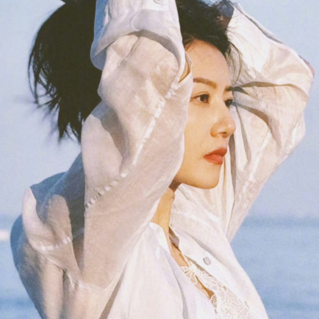 46岁高圆圆还和以前一样美？赵又廷是很会穿衣的“高圆圆严选”？