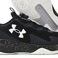 安德玛篮球鞋：舒适轻便之选