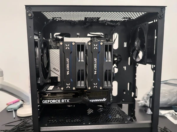 今天又是和猫师傅共事的一天。CPU：i5-14600kf盒装
内存：金百达 银爵D4 3600 C18 32G（16*2）
固态：铠侠 SD10 1T
散热：库里奥 B60 TV2
显卡：万丽 星云 