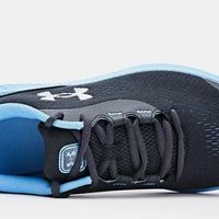 安德玛透气舒适童鞋深度测评