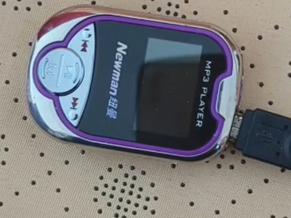 纽曼之音B09 mp3播放器简单开箱
