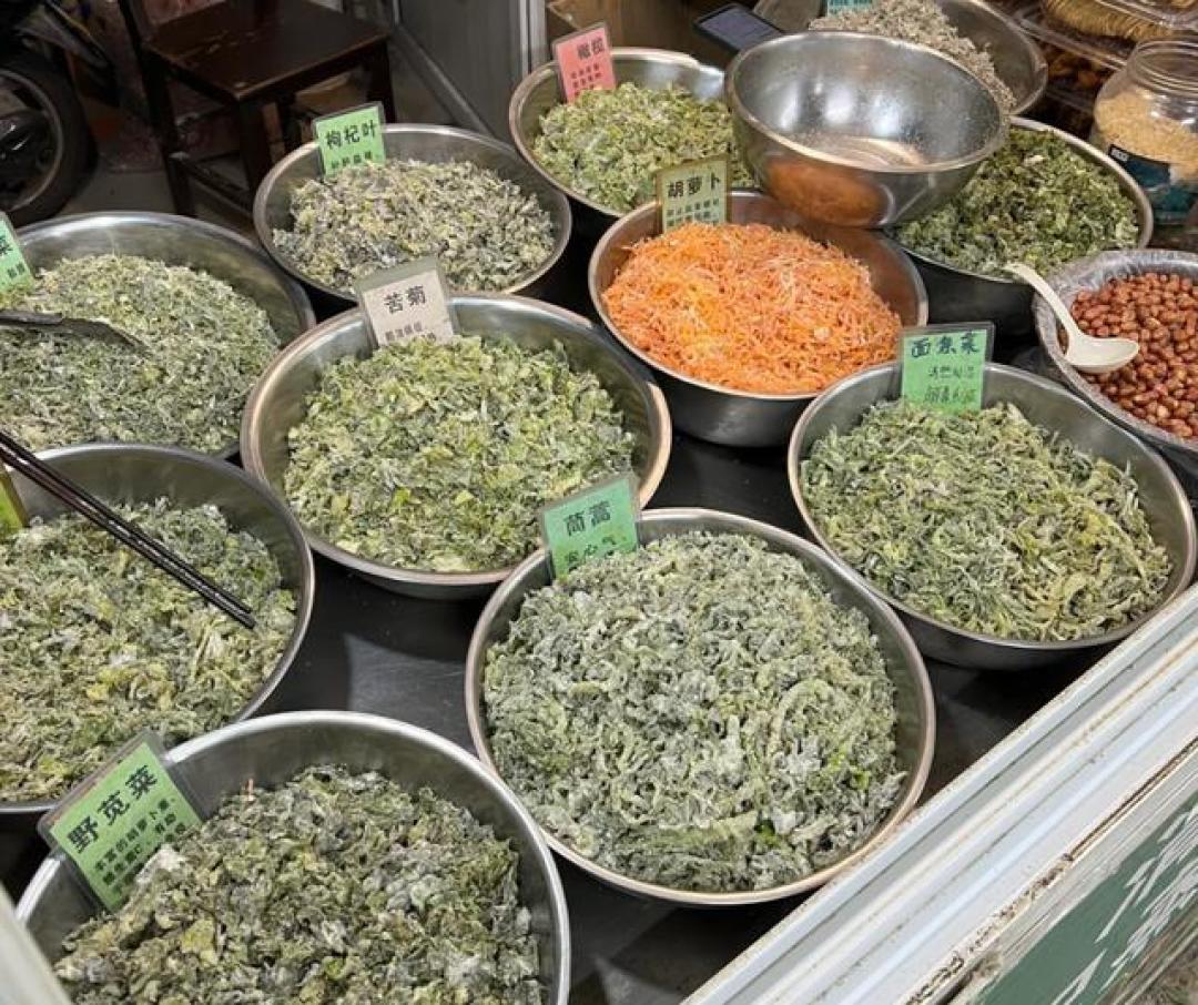 伊拉克老王洛阳觅食，十字街只是前菜，本地老巷和汤才是灵魂