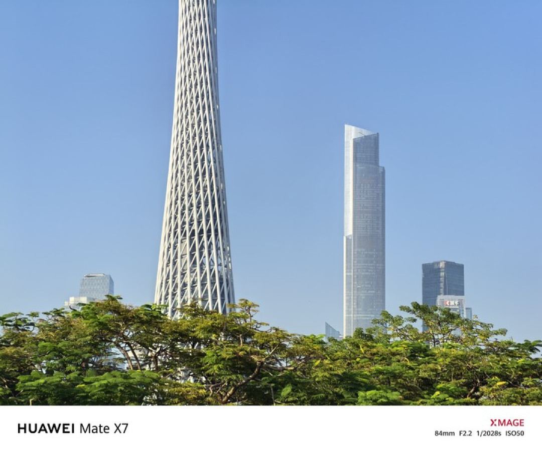 华为Mate X7 评测:折叠屏的尽头,是让你忘记它在折叠