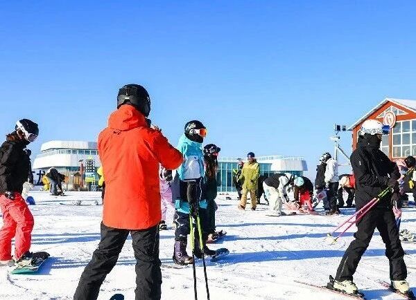 那些穿滑雪服上下班的人，咋想的？