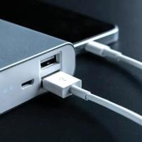 充电宝新国标淘汰低价产品，是安全升级还是价格收割？1200+用户观点大碰撞