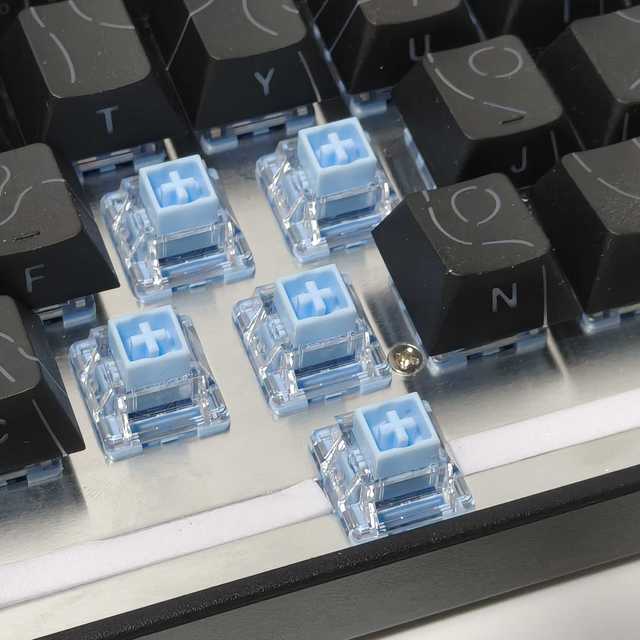 169元起的磁轴电竞键盘？黑爵AK680 V2冰屿磁轴