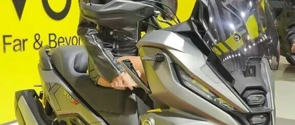 无极两款踏板亮相EICMA，国内即将上市，哪款是你的菜？