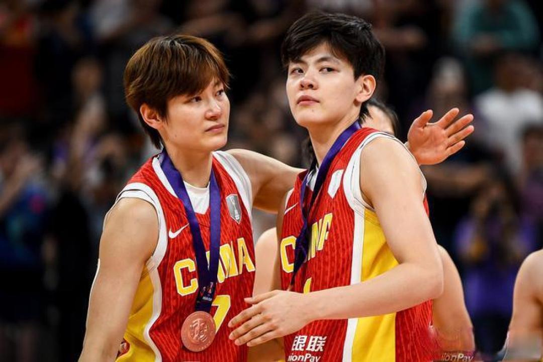 双MVP加身、宫鲁鸣钦点,杨舒予能成为女篮新领袖吗?