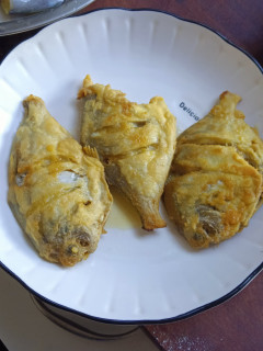 京东45块钱买了三袋舟山银鲳鱼，鱼不错，新鲜