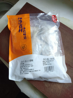 京东45块钱买了三袋舟山银鲳鱼，鱼不错，新鲜