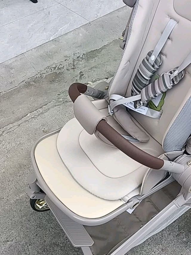 0-3岁婴儿车评测：悬浮护脊舒适吗？
