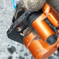 斥巨资买了个神器，这两颗螺丝折腾了我大半个月才拆下来，巨折腾