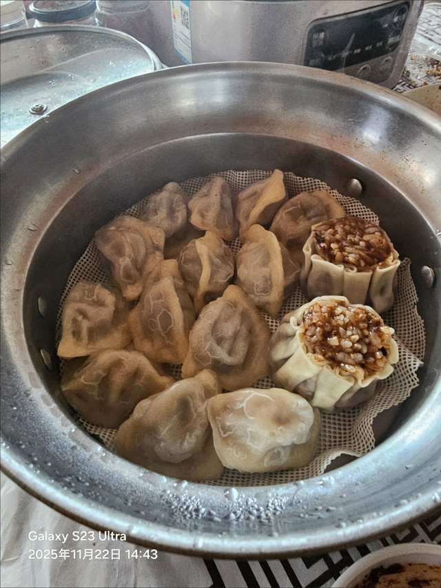 思念灌汤水饺，口感鲜甜一口爆汁