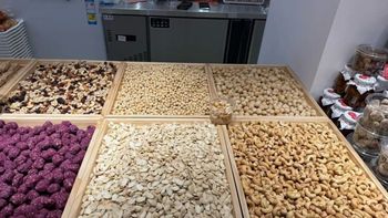 薛记炒货创意零食：真香还是智商税？1000+用户观点大碰撞