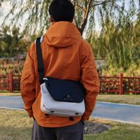 通勤斜挎包兼顾颜值与功能？光影行星星云2 体验：有点太能装了