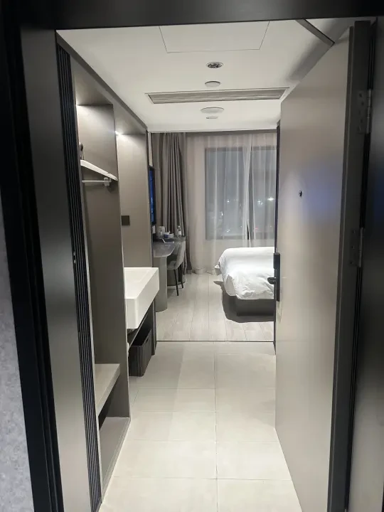 平价酒店测评3️⃣亚朵轻居（杭州武林朝晖店）