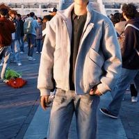 过冬外套羽绒服：温暖与品质的双重守护