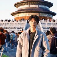 过冬外套羽绒服：温暖与时尚的完美融合