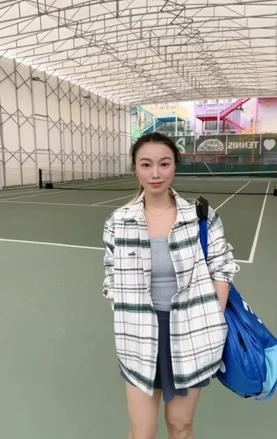 Lacoste王一博男朋友外套好适合初冬网球啊