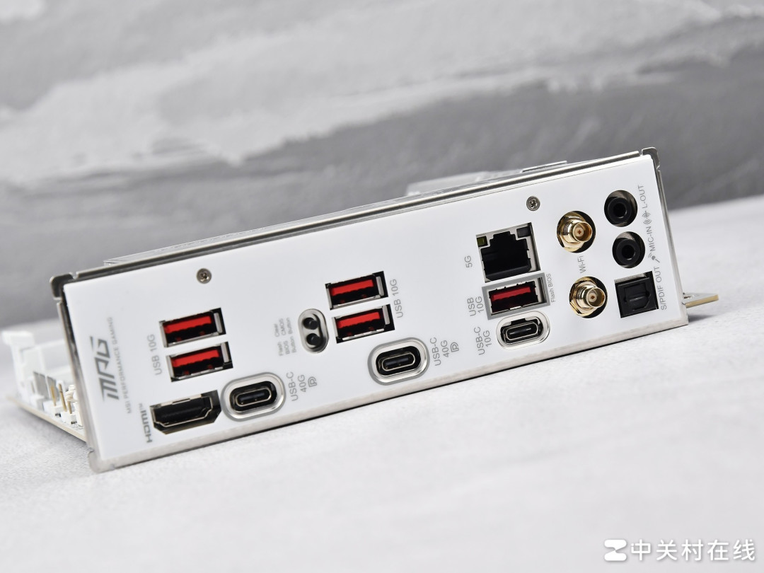 板型小 拓展性能夯 微星 MPG X870I EDGE TI EVO WIFI 刀锋 钛主板评测