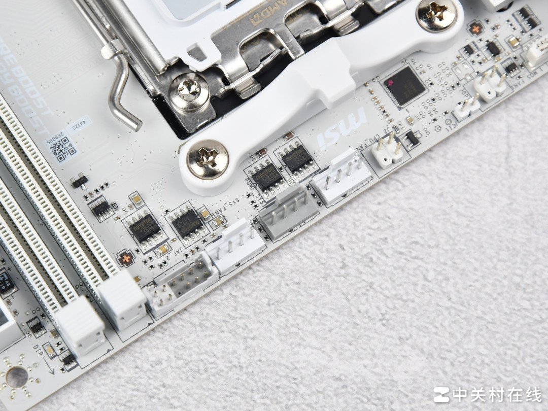 板型小 拓展性能夯 微星 MPG X870I EDGE TI EVO WIFI 刀锋 钛主板评测