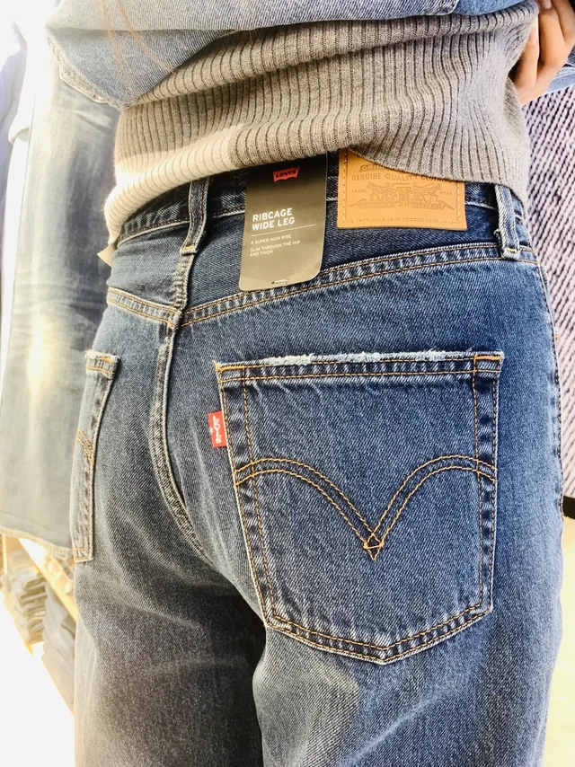 levis Ribcage今天买的牛仔裤，太爱了！！