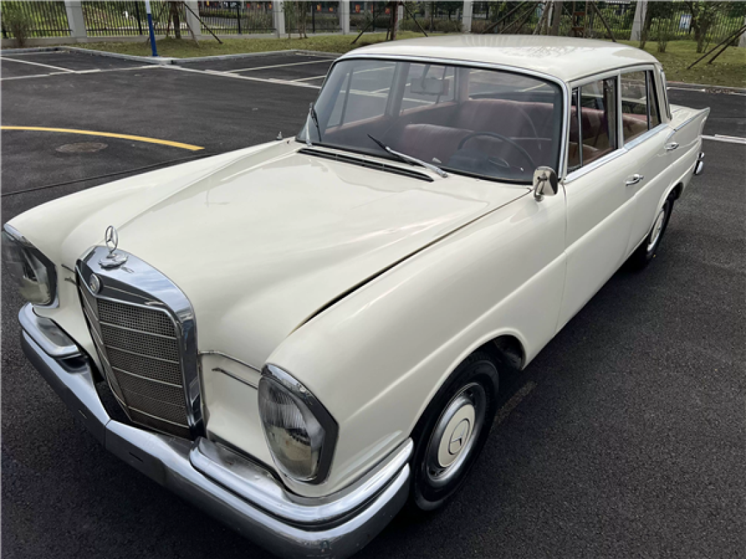 1963年奔驰古董车将拍卖:起拍价3.5万 能开能跑