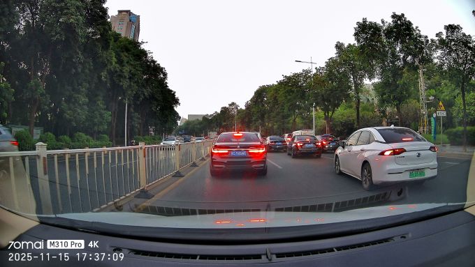 70迈行车记录仪