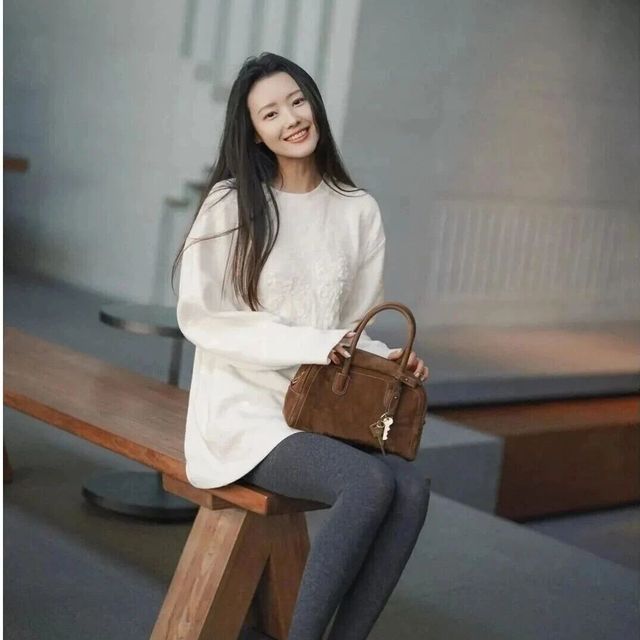 别再用普通袜子过冬了！这才是“冬日王牌”该有的样子。