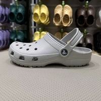 Crocs经典洞洞鞋全攻略｜谁穿谁香的本命凉鞋！