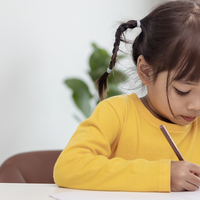 孩子视力下降太快?这些防控技巧家长必须知道!