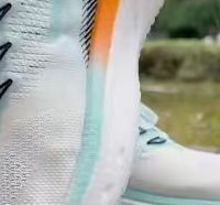 特步五分速跑鞋：慢跑训练皆宜