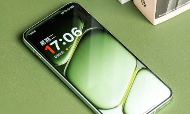 手机行业诞生新黑马，16GB+1TB+8300mAh，开卖10分钟打破销售纪录
