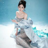 杨幂蓝色镂空裙盘点：从高定女王到甜美少女的风格切换