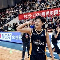 杨舒予狂砍38分创生涯新高，率领广东女篮逆转取胜