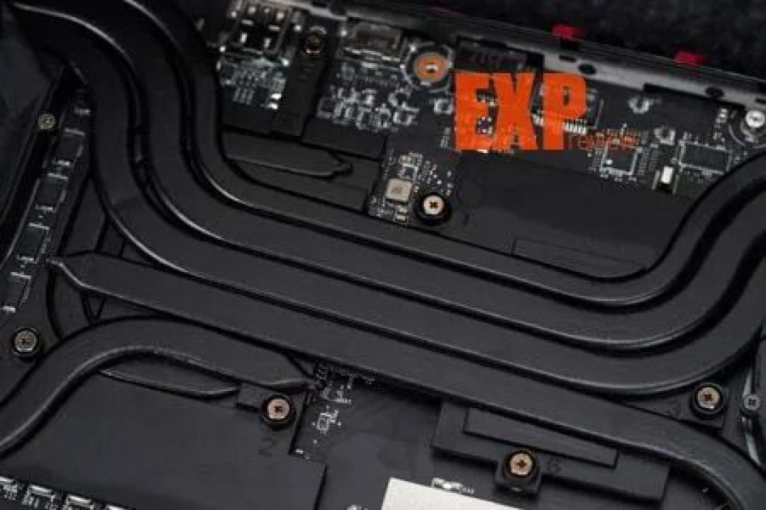 微星泰坦18 Pro 锐龙版2025评测:X3D处理器坐镇,打造高性能游戏本