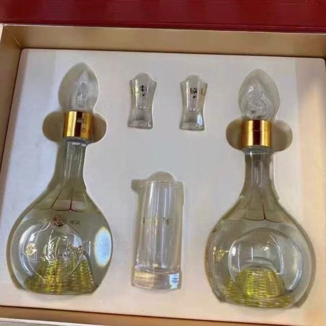 送长辈白酒不踩雷！西凤12年52度礼盒直接封神✨