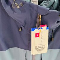 迪卡侬滑雪系列男士三合一冲锋衣，户外硬核与日常实用的融合！