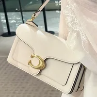 轻奢品牌降价后还值得买吗？1200+用户观点大碰撞