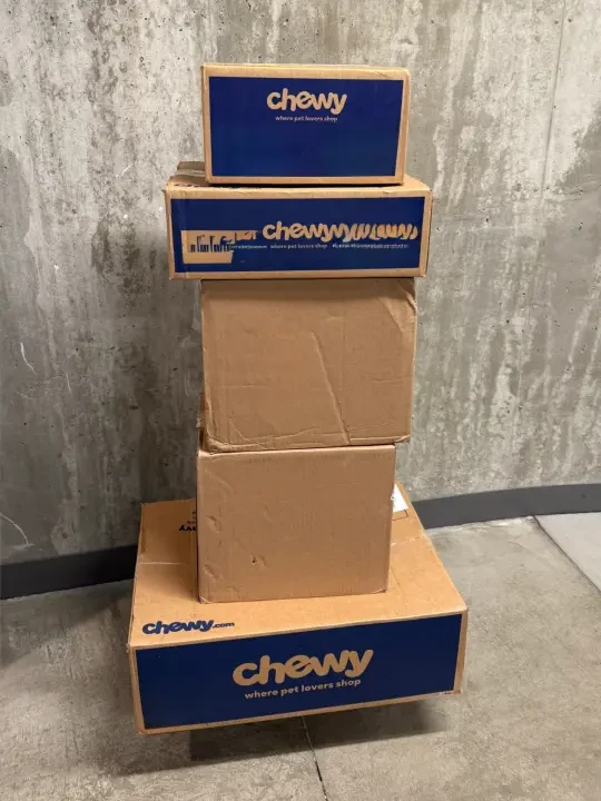 感谢ziwi的赈灾粮 12箱罐头安全下车